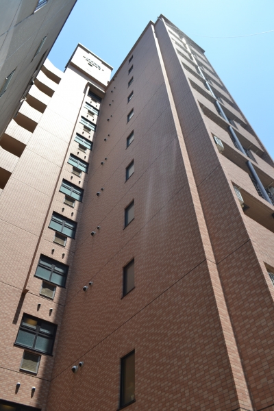 3.建物全体左下から